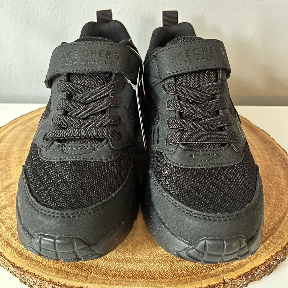 Skechers Black Size 1 Memory Foam Sneakers